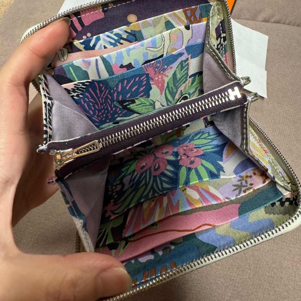 Hermes Silk in Compact Wallet Vert Fizz - Picture 3 of 7